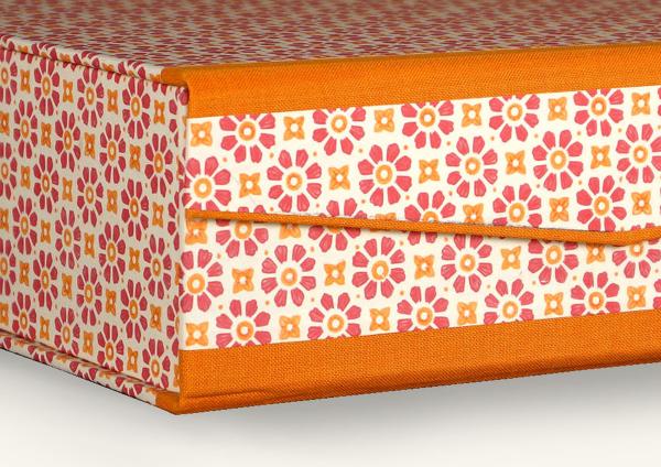 Orange yellow box "Maxi"